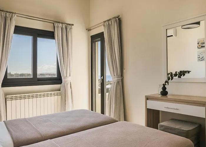 Astoria Exclusive Luxury In With Breathtaking Views And Private Grounds *