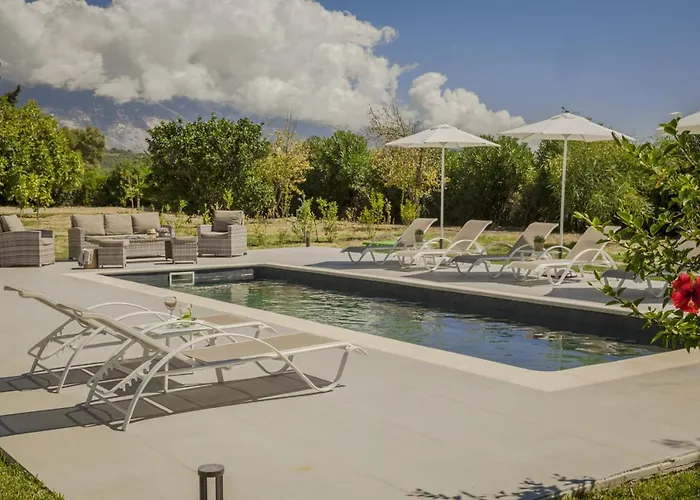 Astoria Exclusive Luxury In With Breathtaking Views And Private Grounds *