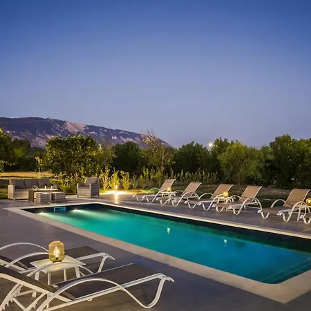 Astoria Exclusive Luxury In With Breathtaking Views And Private Grounds فيلة سفوروناتا